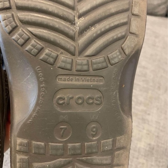 CROCS slides. Brown with crocs logo imbedded. Woman’s size 9, mens 7. - Picture 4 of 7